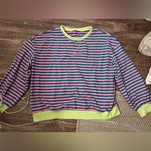 Light weight pullover